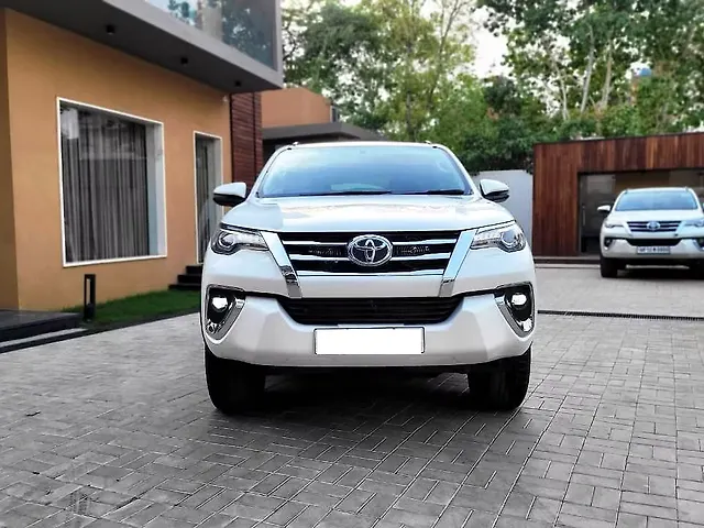 Used 2020 Toyota Fortuner in Delhi
