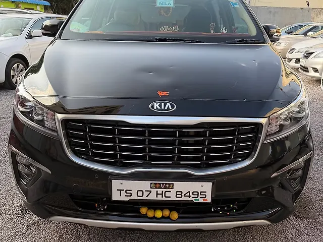 Used 2020 Kia Carnival in Hyderabad