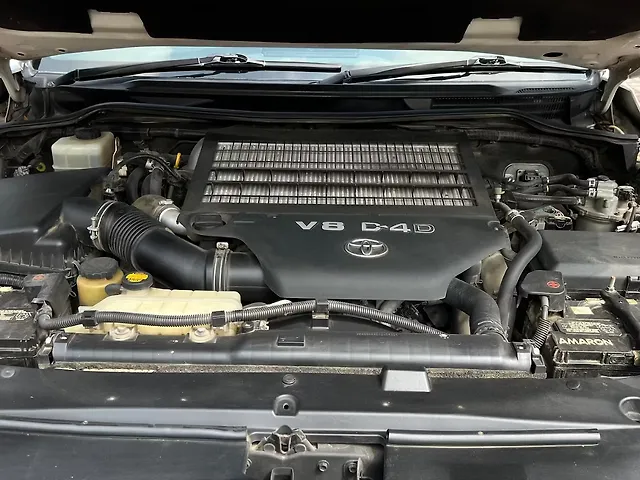 Used Toyota Land Cruiser [2011-2015] LC 200 VX in Lucknow