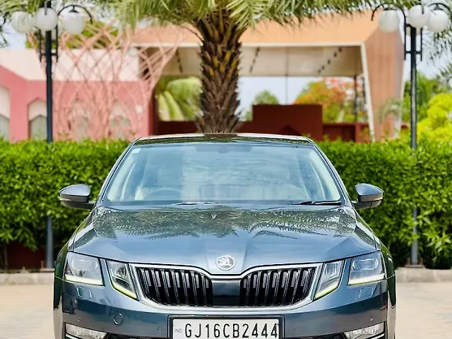 Used 2017 Skoda Octavia in Surat