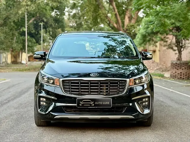 Used 2020 Kia Carnival in Lucknow