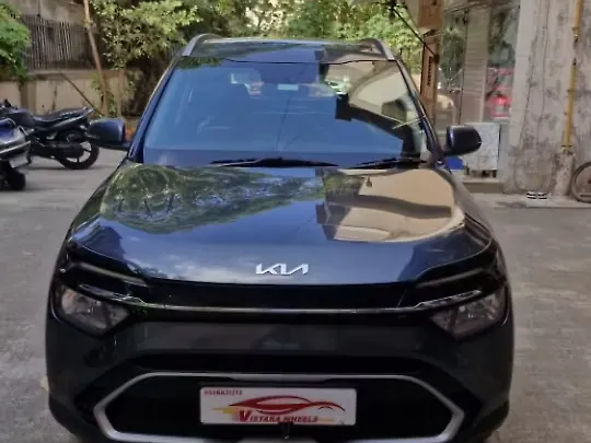 Used 2023 Kia Carens in Mumbai