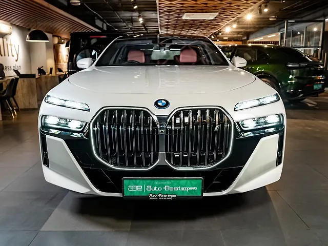 2025 BMW i7 - Photo 1