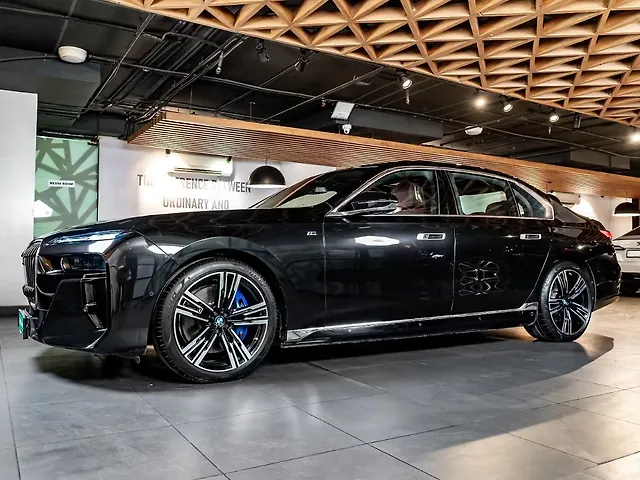 2024 BMW i7 - Photo 2