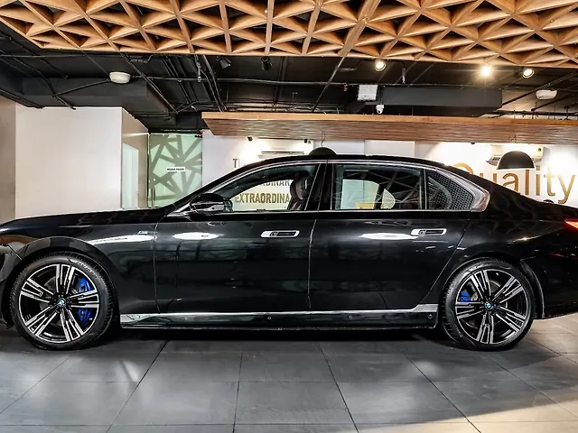 2024 BMW i7 - Photo 3