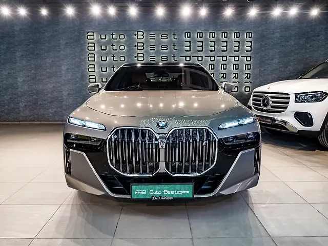 2025 BMW i7 - Photo 1