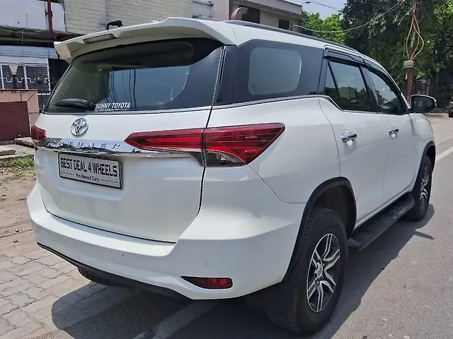 Used Toyota Fortuner [2016-2021] 2.8 4x2 AT in Lucknow