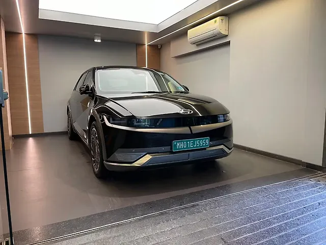 2023 Hyundai Ioniq 5 - Photo 2
