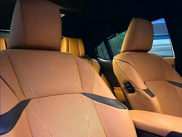 Used Lexus Old Generation ES 2018 300h Luxury in Ludhiana
