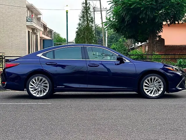 Used Lexus Old Generation ES 2018 300h Luxury in Ludhiana
