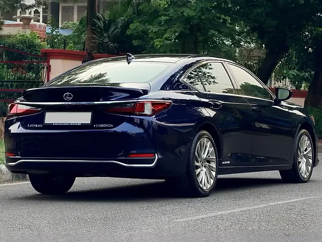 Used Lexus Old Generation ES 2018 300h Luxury in Ludhiana