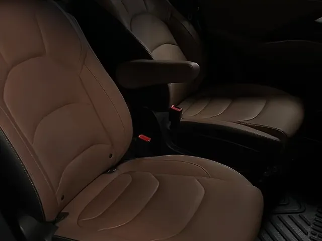 Used MG Hector Plus [2023-2025] Sharp Pro 2.0 Turbo Diesel 6 STR in Lucknow
