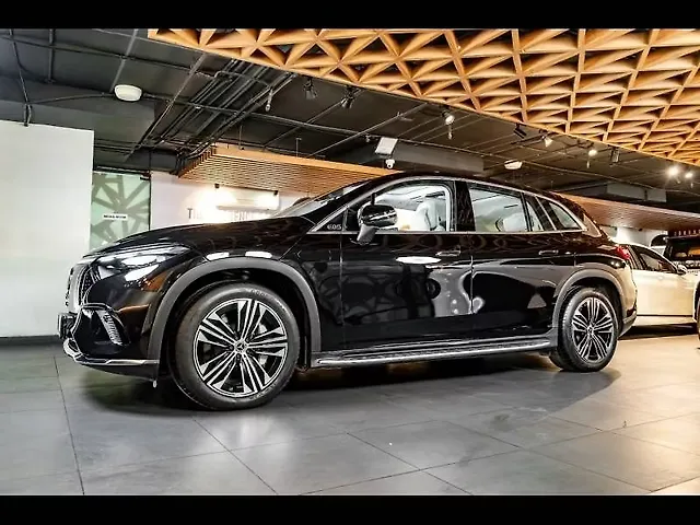 2025 Mercedes-Benz EQS SUV - Photo 2