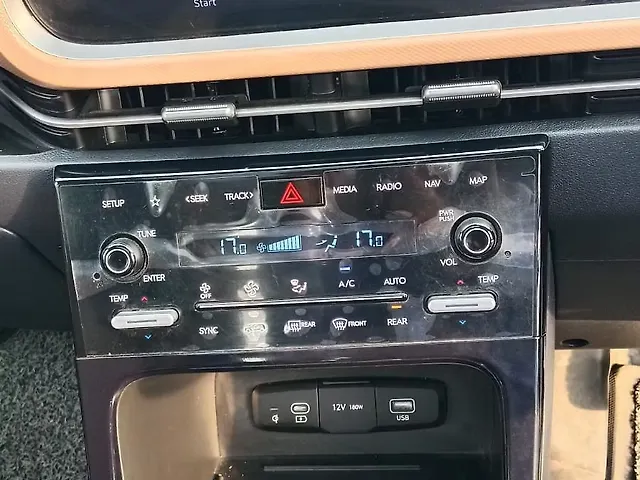 Used Hyundai Alcazar Platinum Diesel 1.5L Turbo 6 Speed Manual 7 STR in Lucknow Used Hyundai Alcazar Platinum Diesel 1.5L Turbo 6 Speed Manual 7 STR in Lucknow