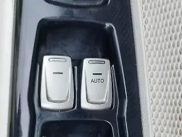 Used Mahindra XUV300 [2019-2024] W8 1.5 Diesel [2020] in Guwahati