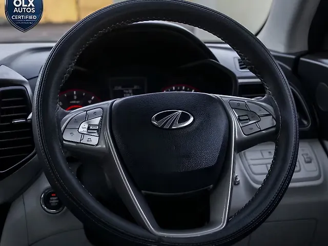 Used Mahindra XUV300 [2019-2024] 1.5 W8 AMT in Lucknow