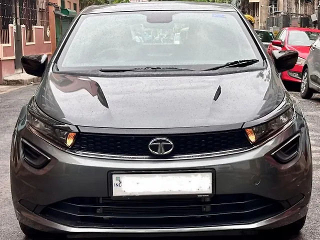 Used 2024 Tata Altroz in Kolkata