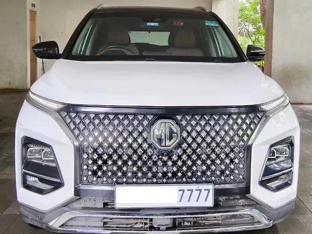 Used 2023 MG Hector Plus in Pune