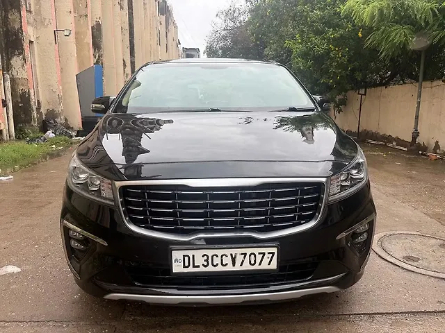 Used 2022 Kia Carnival in Delhi
