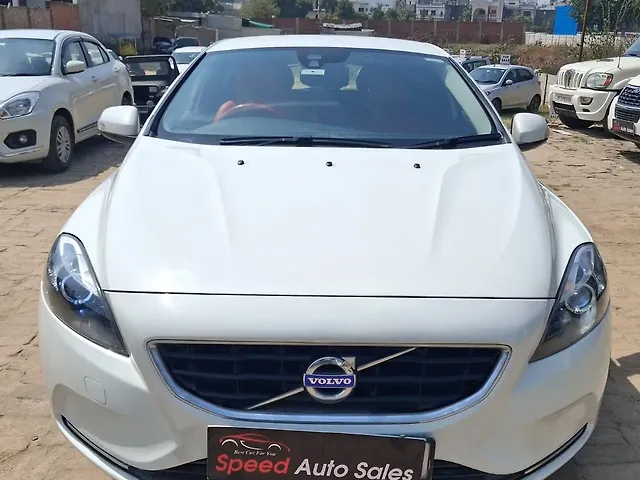 Used 2015 Volvo V40 in Lucknow Used 2015 Volvo V40 in Lucknow