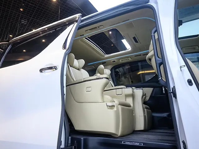 Used Toyota Vellfire [2020-2023] Executive Lounge in Mumbai