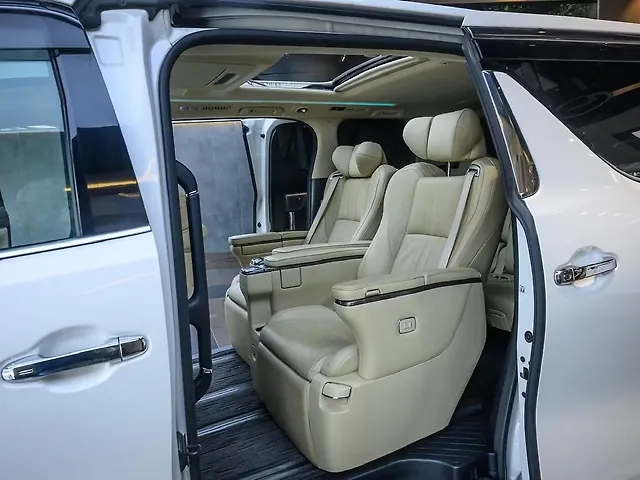 Used Toyota Vellfire [2020-2023] Executive Lounge in Mumbai