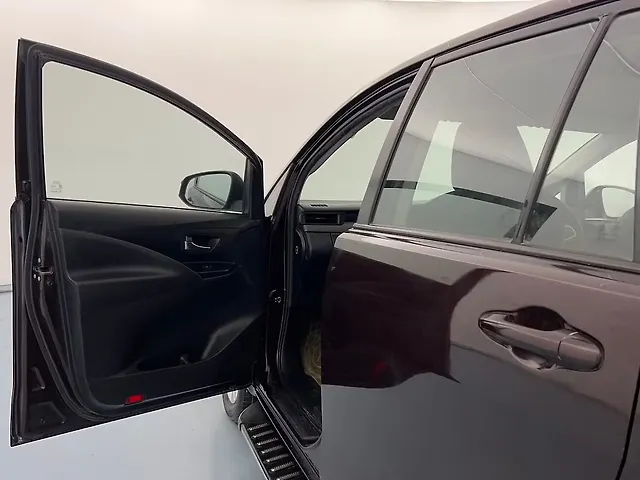 Used Toyota Innova Crysta [2016-2020] 2.4 GX 7 STR [2016-2020] in Lucknow