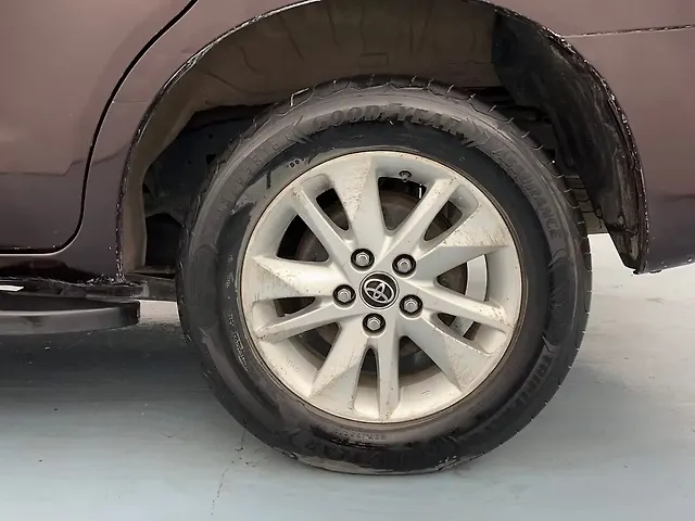 Used Toyota Innova Crysta [2016-2020] 2.4 GX 7 STR [2016-2020] in Lucknow