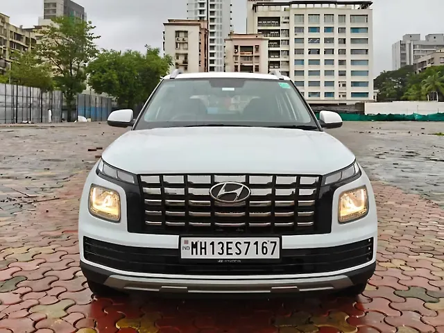Used 2025 Hyundai Venue in Mumbai Used 2025 Hyundai Venue in Mumbai