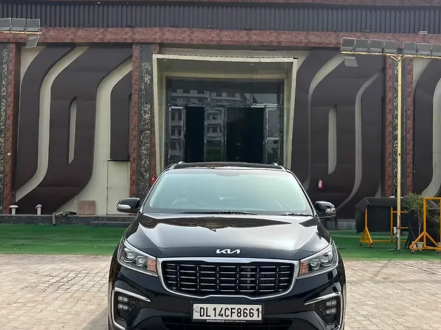 Used 2022 Kia Carnival in Delhi