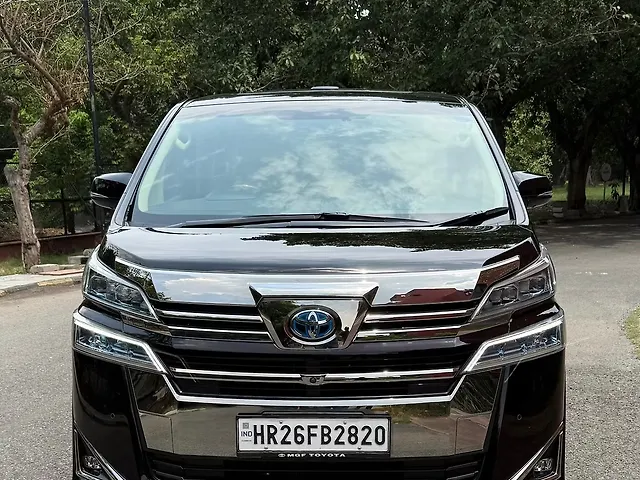 Used 2023 Toyota Vellfire in Delhi