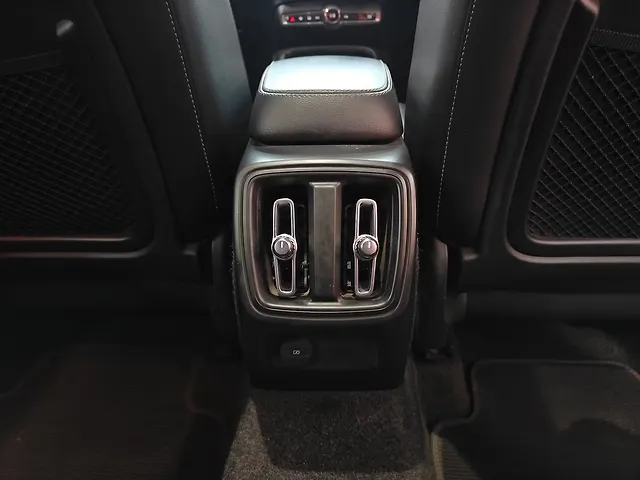 Used Volvo XC40 [2018-2022] T4 R-Design in Ahmedabad