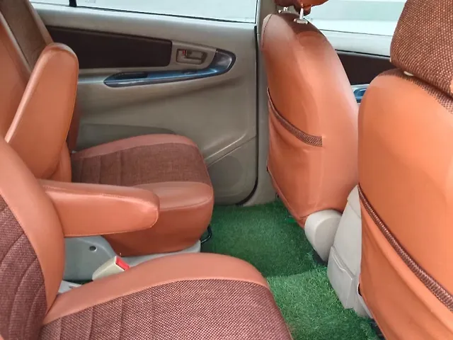 Used Toyota Innova [2013-2014] 2.5 G 7 STR BS-IV in Lucknow