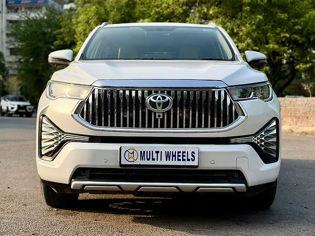Used 2025 Toyota Innova Hycross in Delhi