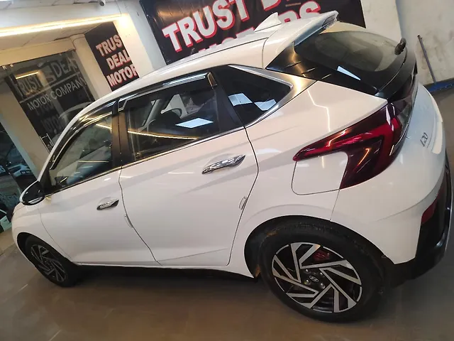 Used Hyundai i20 Asta 1.2 MT [2023-2025] in Lucknow