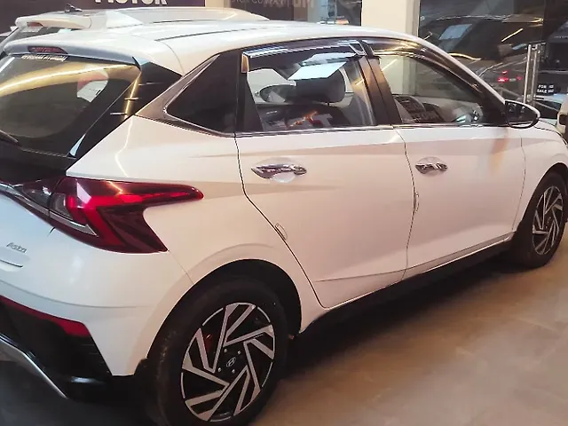 Used Hyundai i20 Asta 1.2 MT [2023-2025] in Lucknow