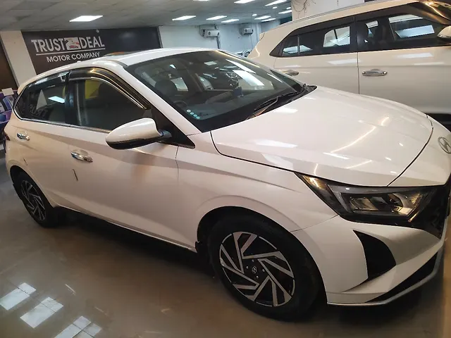 Used Hyundai i20 Asta 1.2 MT [2023-2025] in Lucknow