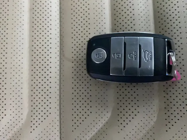 Used Kia Carens [2023-2024] Luxury Plus 1.5 Turbo Petrol DCT 6 STR [2023-2024] in Lucknow