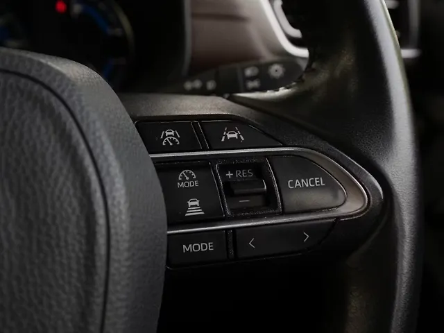 Used Toyota Innova Hycross ZX Hybrid (Electric + Petrol) Automatic (e-CVT) 7 STR in Delhi Used Toyota Innova Hycross ZX Hybrid (Electric + Petrol) Automatic (e-CVT) 7 STR in Delhi