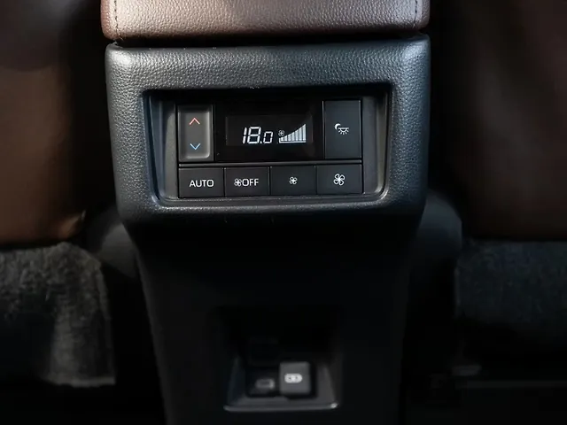 Used Toyota Innova Hycross ZX Hybrid (Electric + Petrol) Automatic (e-CVT) 7 STR in Delhi Used Toyota Innova Hycross ZX Hybrid (Electric + Petrol) Automatic (e-CVT) 7 STR in Delhi