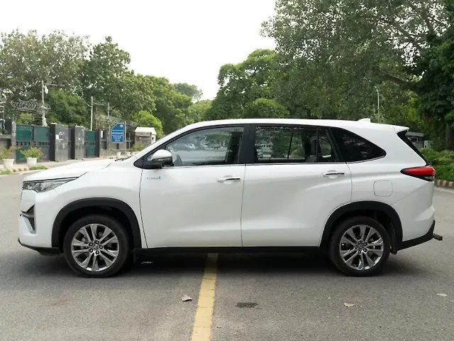 Used Toyota Innova Hycross ZX Hybrid (Electric + Petrol) Automatic (e-CVT) 7 STR in Delhi Used Toyota Innova Hycross ZX Hybrid (Electric + Petrol) Automatic (e-CVT) 7 STR in Delhi