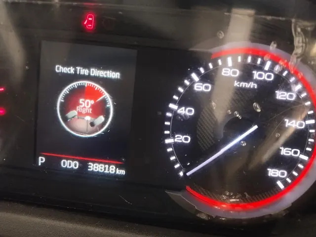 Used Mahindra Thar Roxx MX5 2WD Diesel 2.2L Turbo Automatic in Lucknow Used Mahindra Thar Roxx MX5 2WD Diesel 2.2L Turbo Automatic in Lucknow