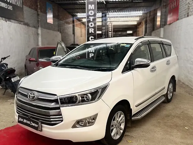 Used Toyota Innova Crysta [2016-2020] 2.4 V Diesel in Lucknow