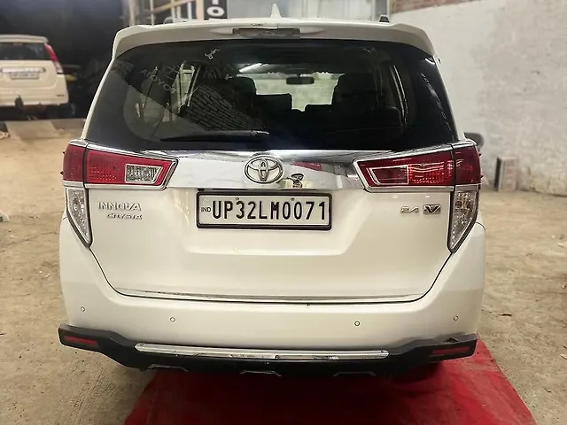 Used Toyota Innova Crysta [2016-2020] 2.4 V Diesel in Lucknow