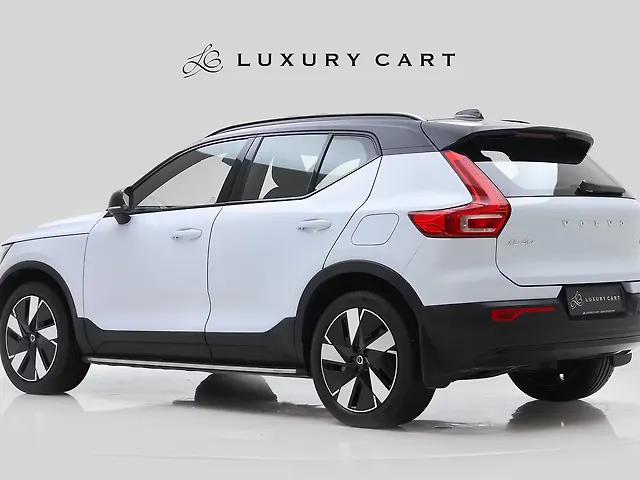 2024 Volvo EX40 - Photo 3