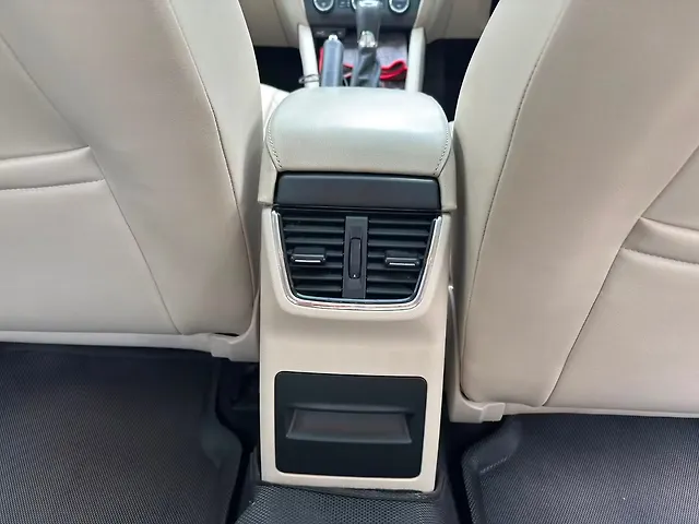Used Skoda Octavia [2015-2017] 1.8 TSI Style Plus AT in Bangalore