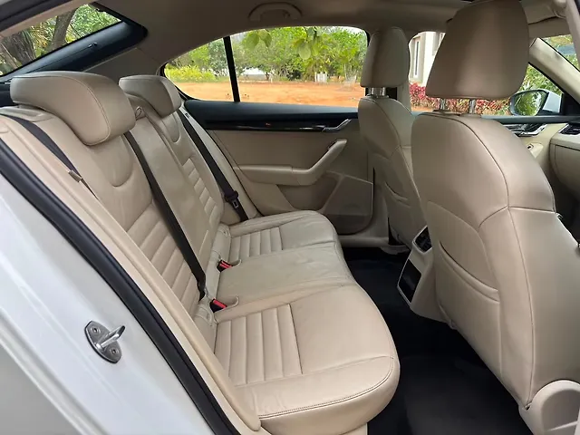 Used Skoda Octavia [2015-2017] 1.8 TSI Style Plus AT in Bangalore
