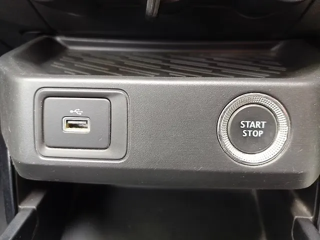 Used Renault Kiger [2022-2023] RXT (O) MT in Ahmedabad
