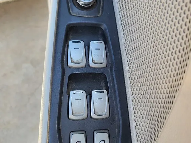 Used Mahindra XUV300 [2019-2024] W6 1.5 Diesel [2020] in Agra