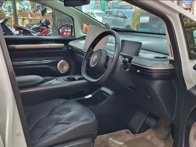 Used MG Windsor EV Essence 38.0 kWh in Bangalore